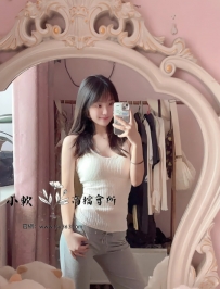 晨晨/164/47kg/C+奶/23歲   鄰家妹妹  在床上玩的很放蕩 身材...