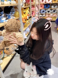 小允/158/47kg/21歲/C奶   長相精緻可人，內外都粉嫩嫩的，肌...