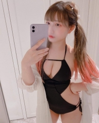 【台中】高校大正妹「小妹」 年紀輕輕發育好好喔